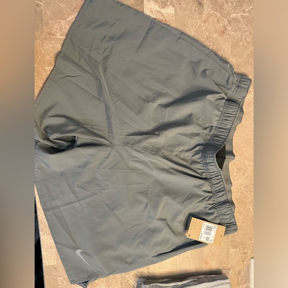 NIKE MEN'S DRI-FIT 7" CHALLENGER RUNNING SHORTS size XXL - Picture 3 of 11
